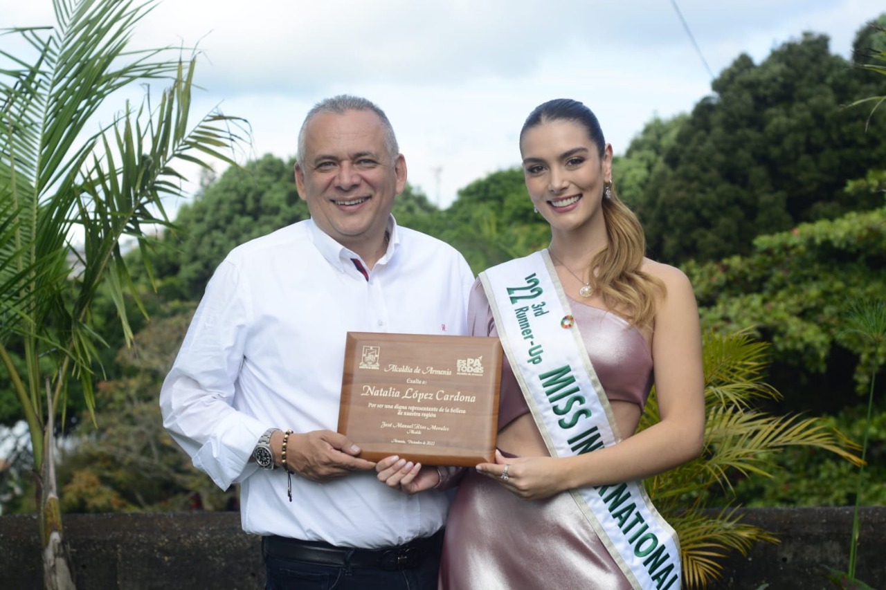 Alcalde José Manuel Ríos Morales destacó papel desempeñado por Natalia López Cardona en reinado internacional