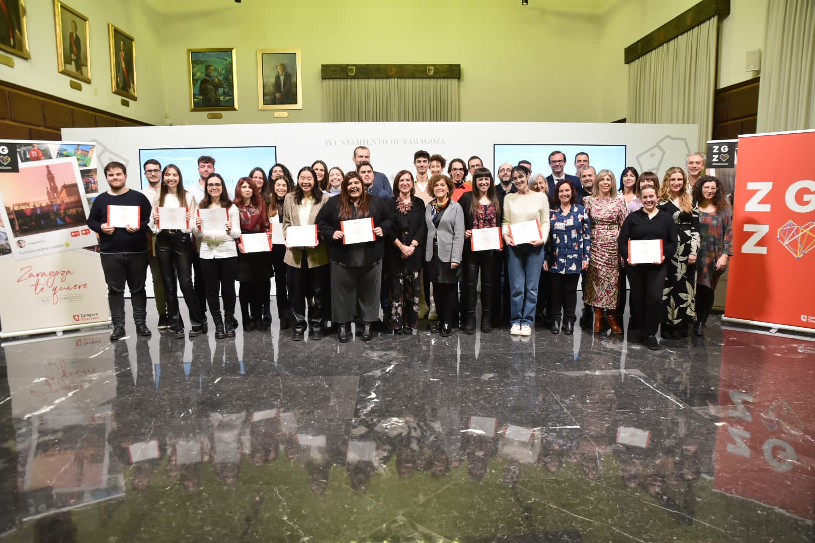 Treinta estudiantes terminan sus prácticas en Zaragoza Turismo con casi 99.956 consultas atendidas. Noticia. Ayuntamiento de Zaragoza
