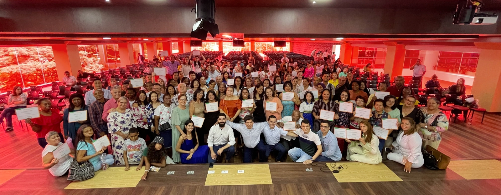 ¡Entregamos nuevos certificados a estudiantes de los Puntos Vive Digital!