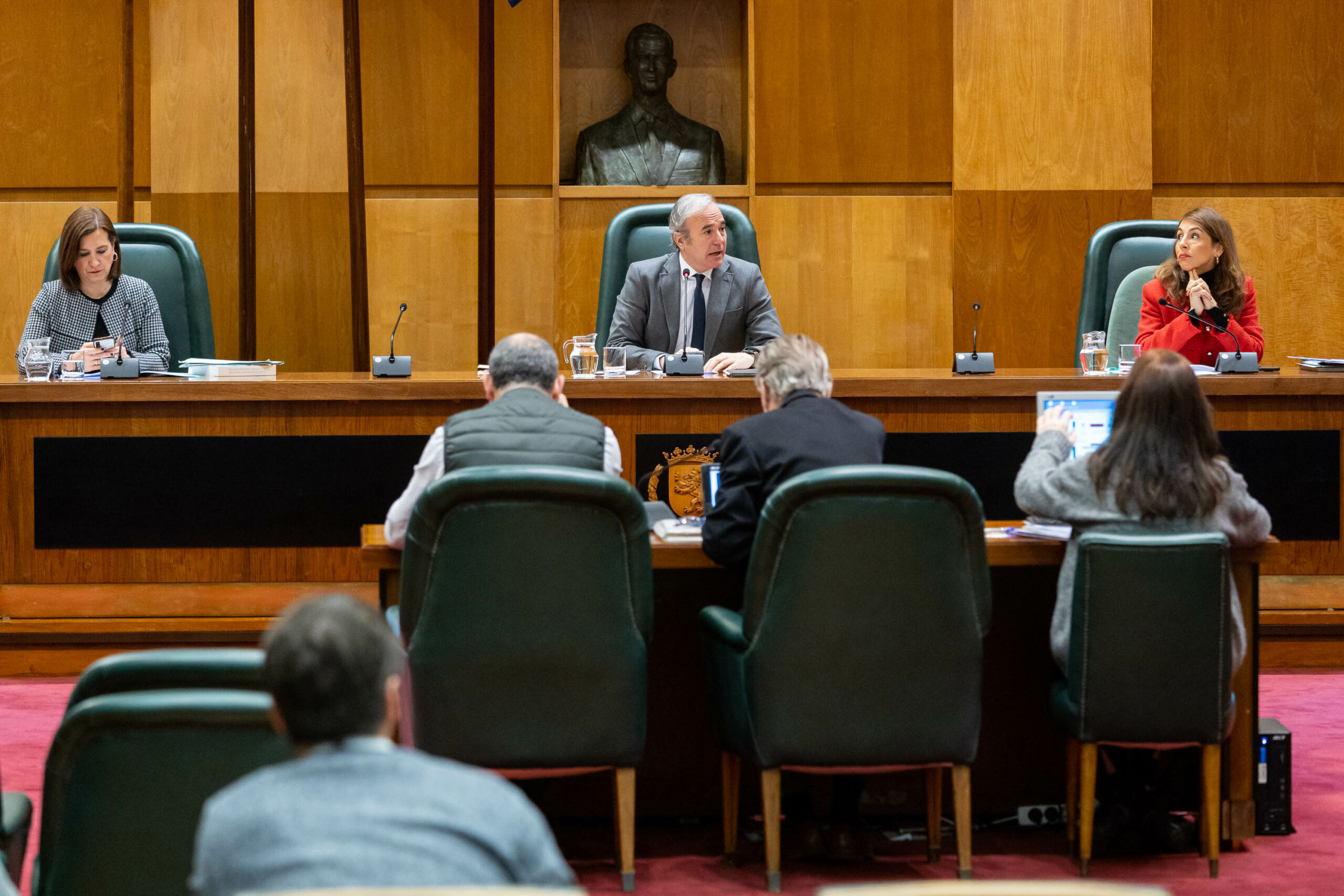 El Pleno aprueba el reglamento del Tribunal de Contratos de Zaragoza. Noticia. Ayuntamiento de Zaragoza