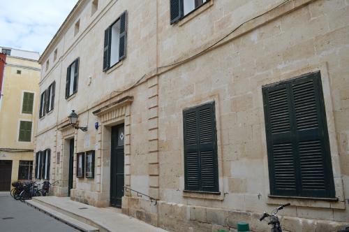 L&#039;Ajuntament de Ciutadella renovarà la fusteria exterior de la Casa de Cultura