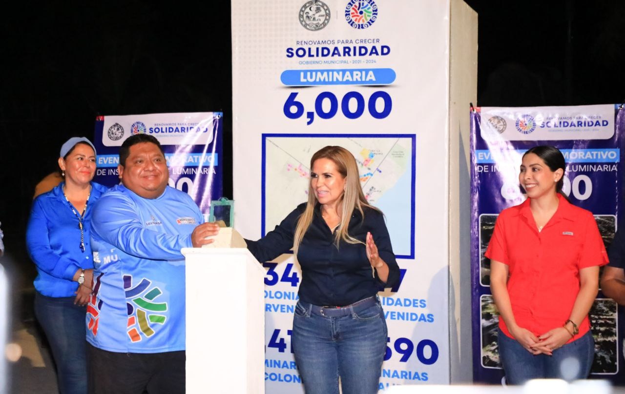 Lili Campos inaugura la luminaria 6 mil en la 5ta Avenida – H. Ayuntamiento de Solidaridad