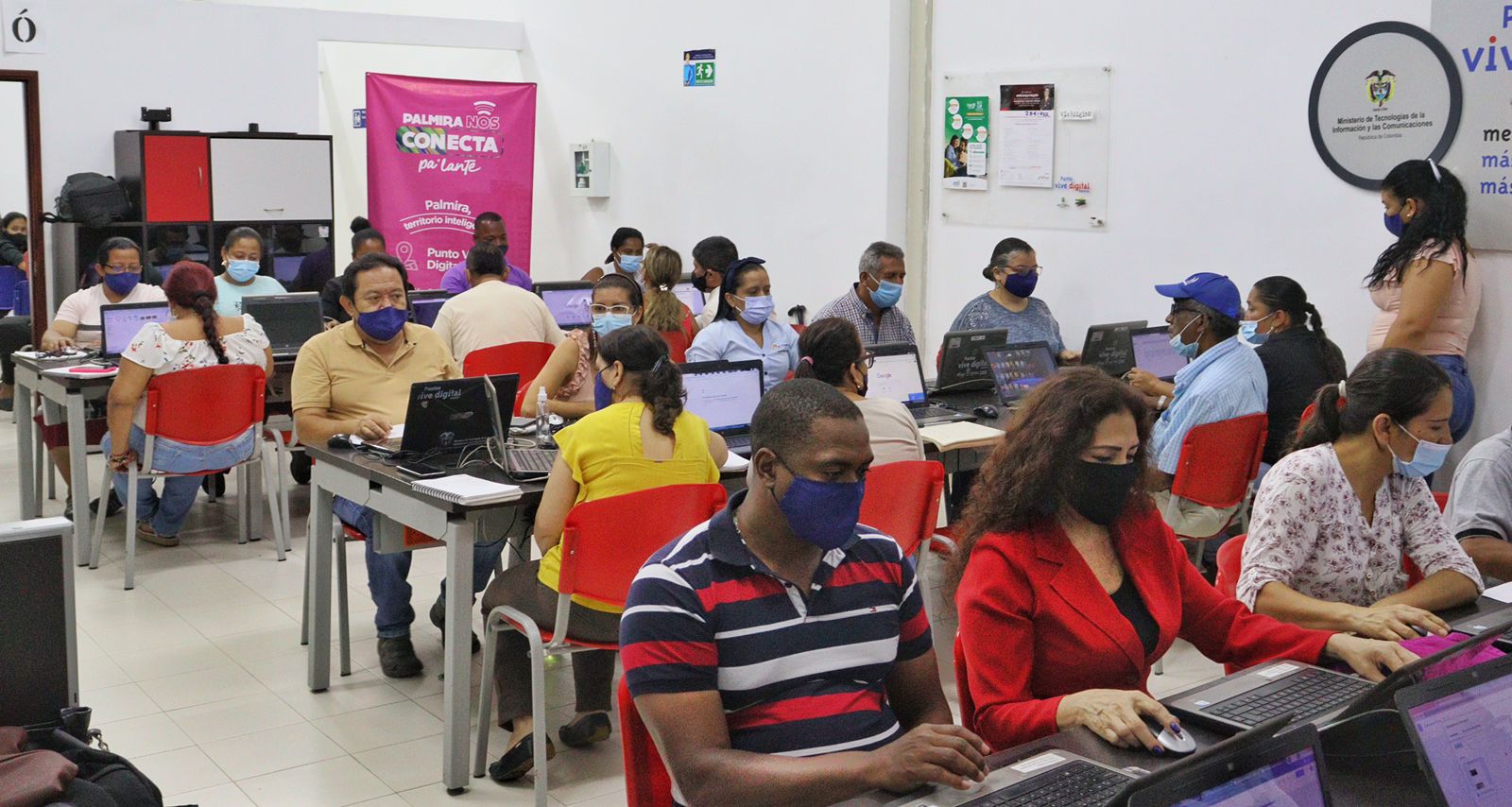 ¡Inscríbete a los cursos gratuitos que traemos en los Puntos Vive Digital!