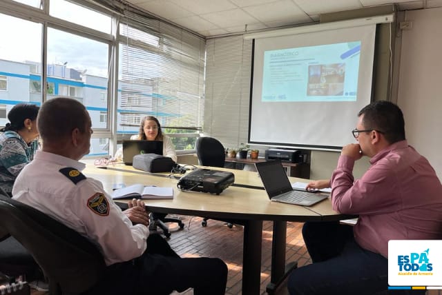 Comprometido con el bienestar de los bomberos de Armenia, el alcalde José Manuel Ríos M. adecuará las tres estaciones del Municipio con una inversión de $1.100 millones