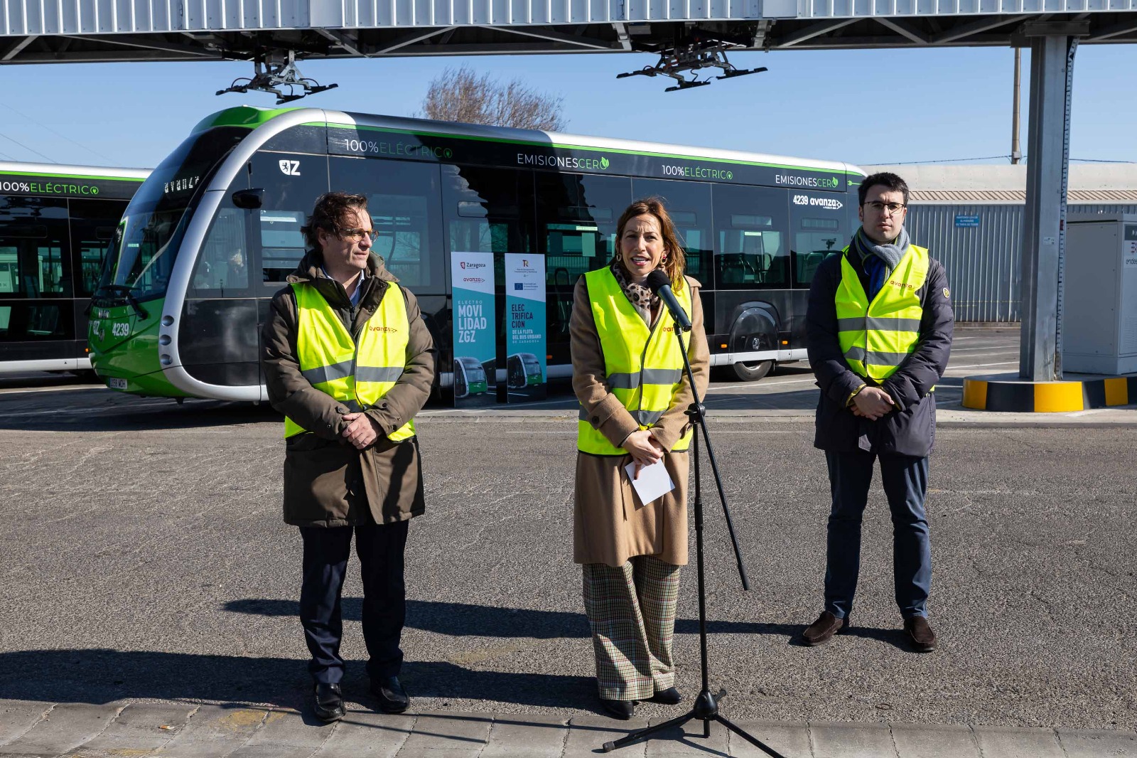 Culminan las obras de las cocheras del bus urbano que permitirán la electrificación completa de la flota. Noticia. Ayuntamiento de Zaragoza