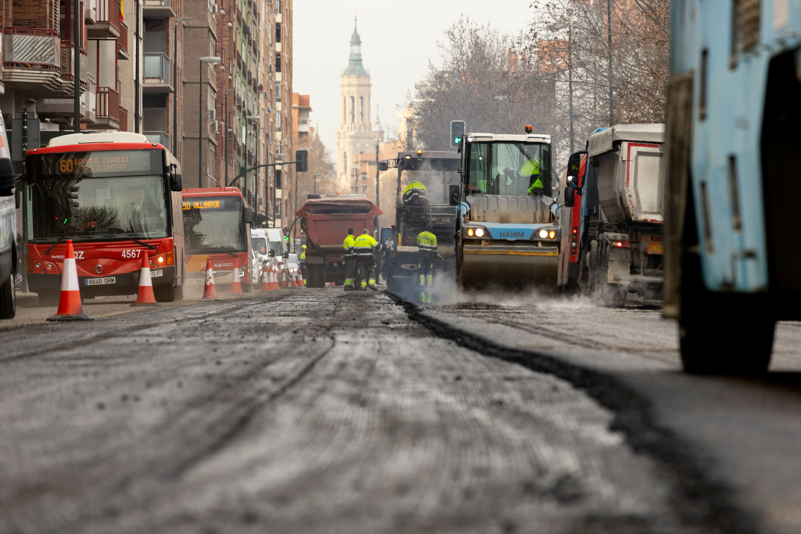 El plan de asfaltado llega esta semana a 16 calles de Delicias, San José, Actur y varios barrios rurales. Noticia. Ayuntamiento de Zaragoza