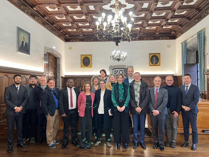 Emprendimiento #Cooperativo Internacional Think Tank