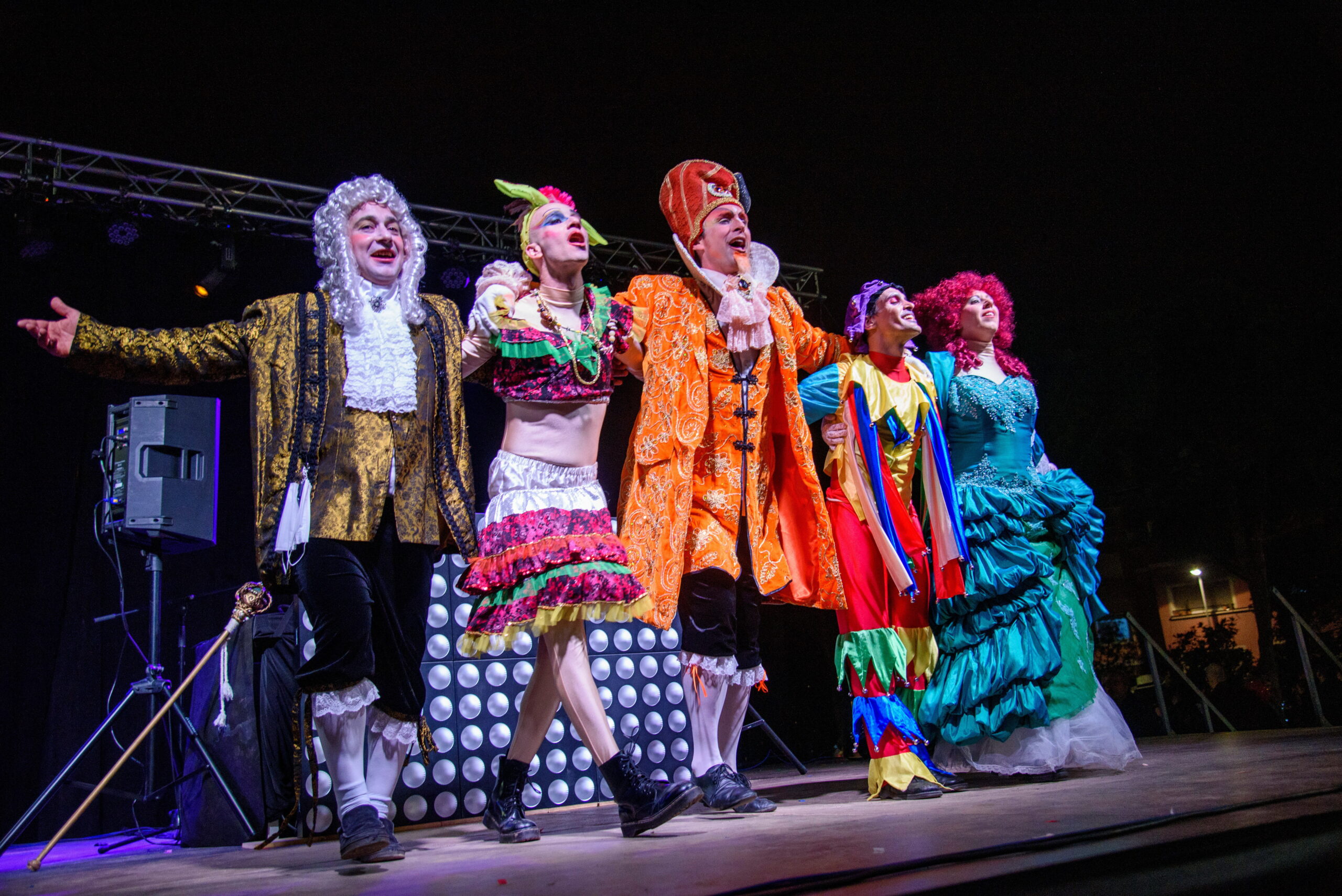 Fiesta grande con la Rúa y el Concurso de Comparsas de Carnaval en Cornellà