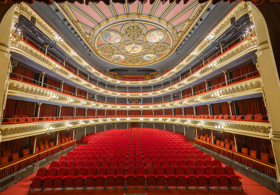 Gabriel Sopeña, Estrella Morente, Wim Mertens y Pasión Vega en el Teatro Principal. Noticia. Ayuntamiento de Zaragoza