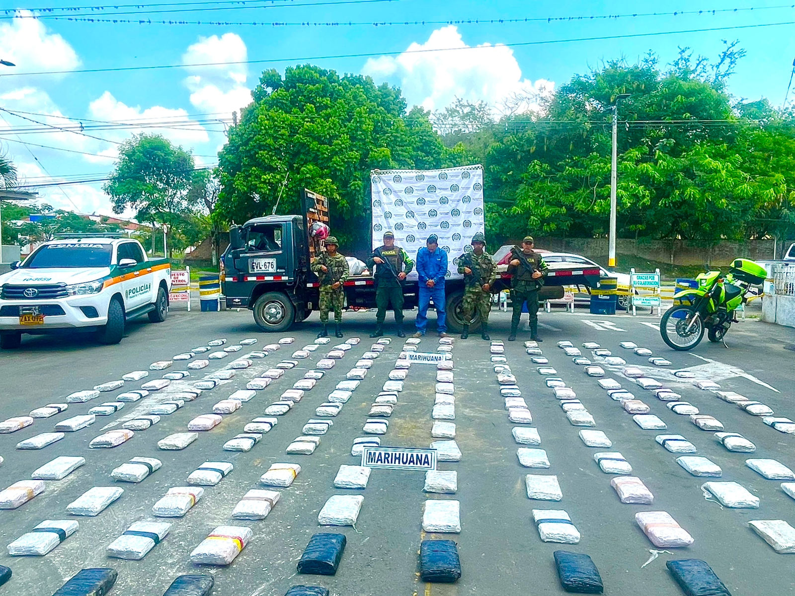 Incautamos más de 400 kilogramos de marihuana en las vías de Palmira