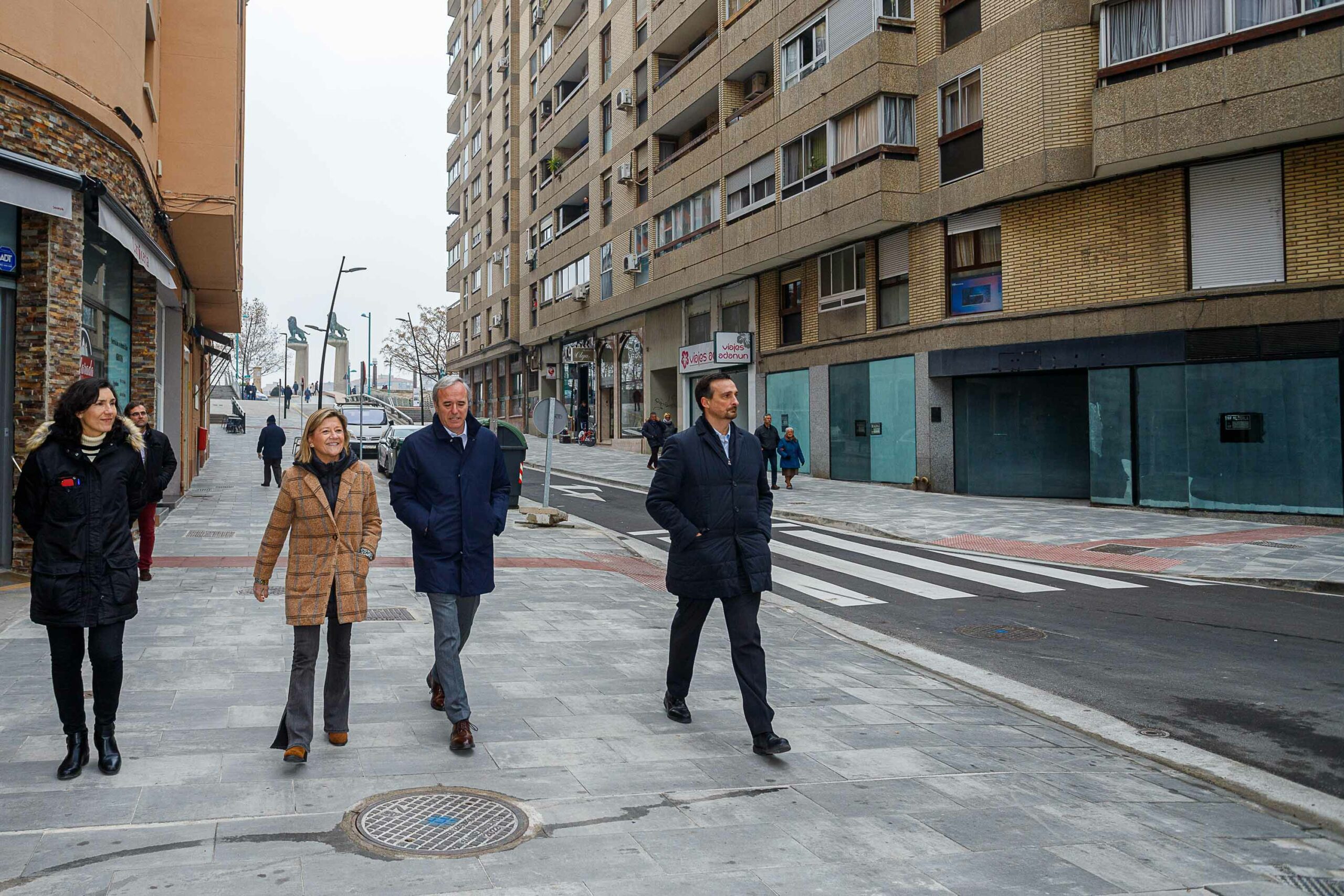 Reabre la calle Sixto Celorrio convertida en una vía más espaciosa y segura. Noticia. Ayuntamiento de Zaragoza