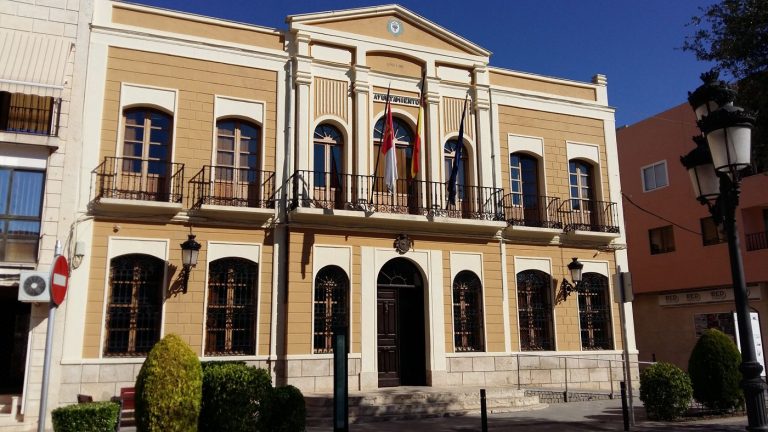 Bases para la concesión de ayudas locales de estudios universitarios y superiores