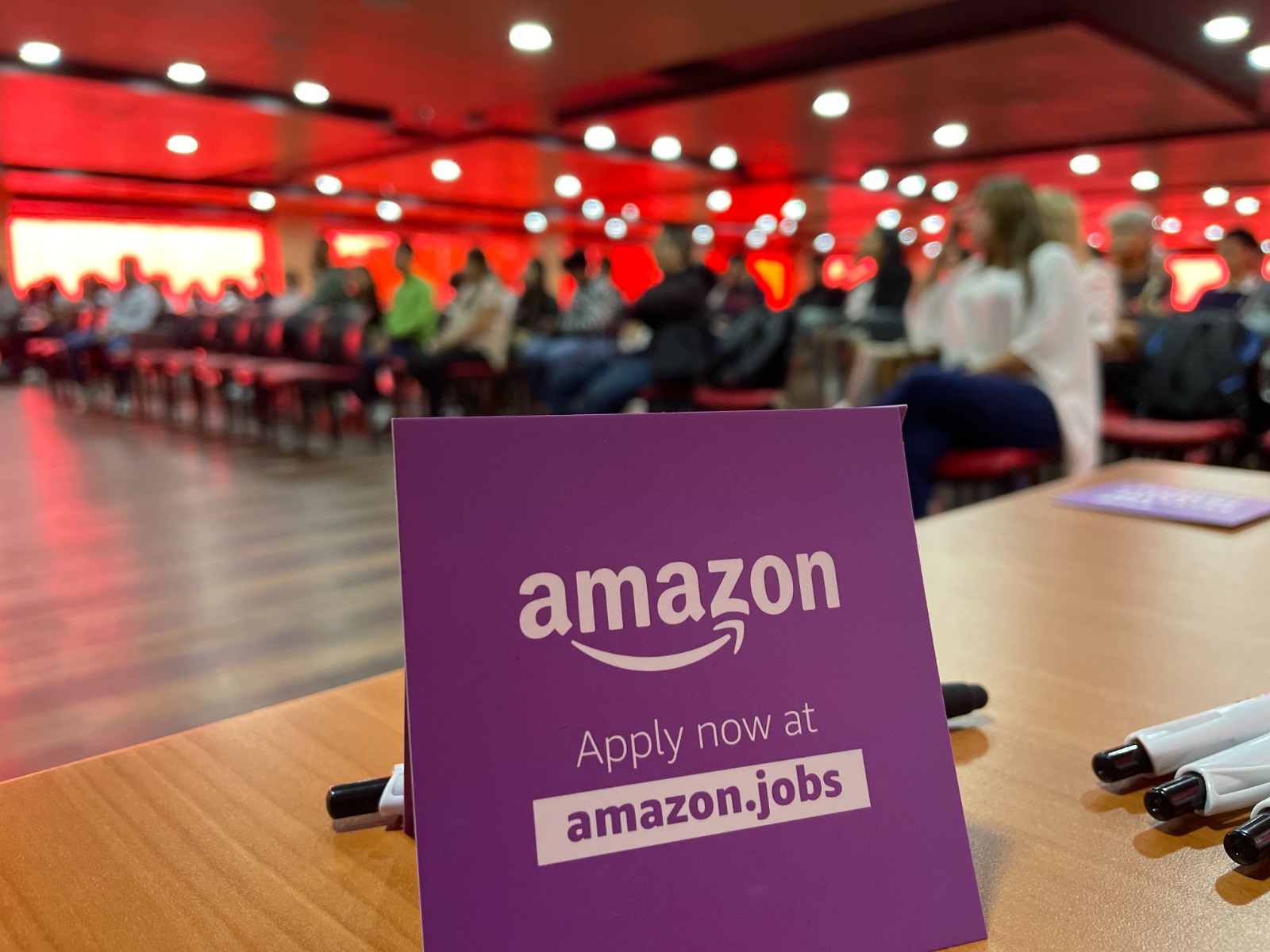 Continúa vigente la convocatoria laboral en Amazon para palmiranos bilingües ¡Conoce los detalles! -
