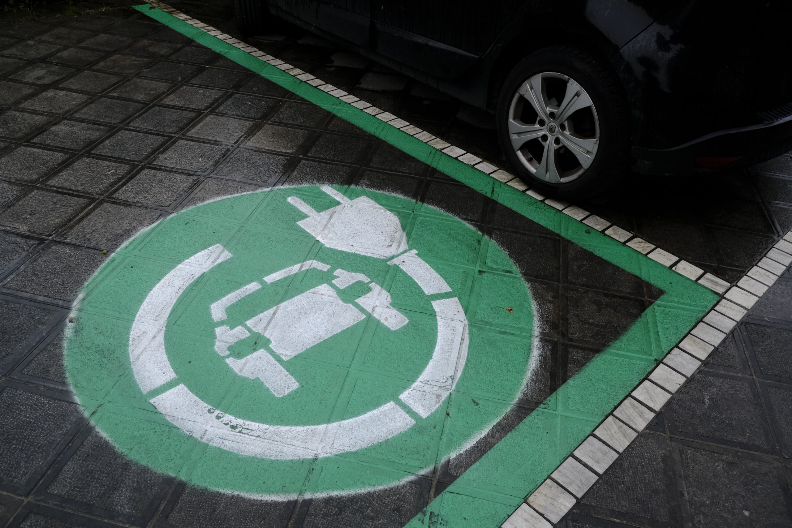 Ibilgailu elektrikoentzat karga-puntuaren instalazioa - Noticias