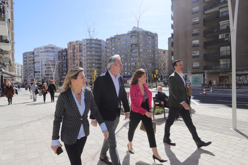 La Avenida Navarra estrena reforma convertida en un paseo con amplias zonas verdes y espacios de encuentro. Noticia. Ayuntamiento de Zaragoza