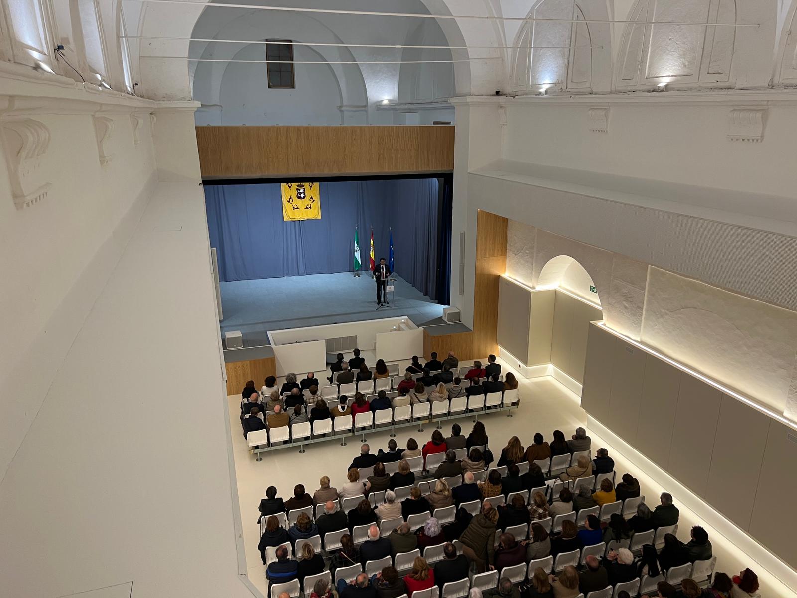 Lleno absoluto en el Acto Institucional de inauguración del Auditorio de San Francisco. – Cazalla de la Sierra