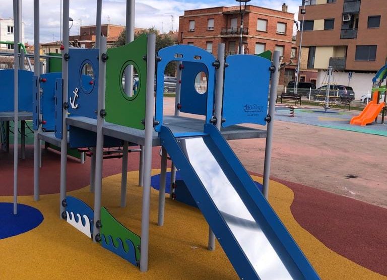 Terminada la remodelación del parque infantil La Cigüeña