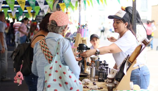 ¡Gran acogida de los palmiranos a la Feria Regional Campesina! -
