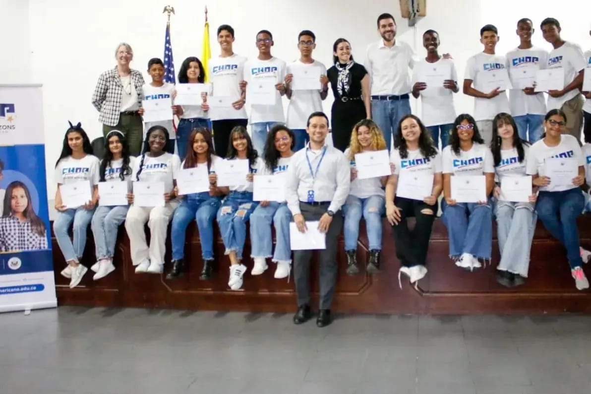 ¡Palmira una ciudad bilingüe! 27 jóvenes estudiantes recibieron becas para estudiar inglés -
