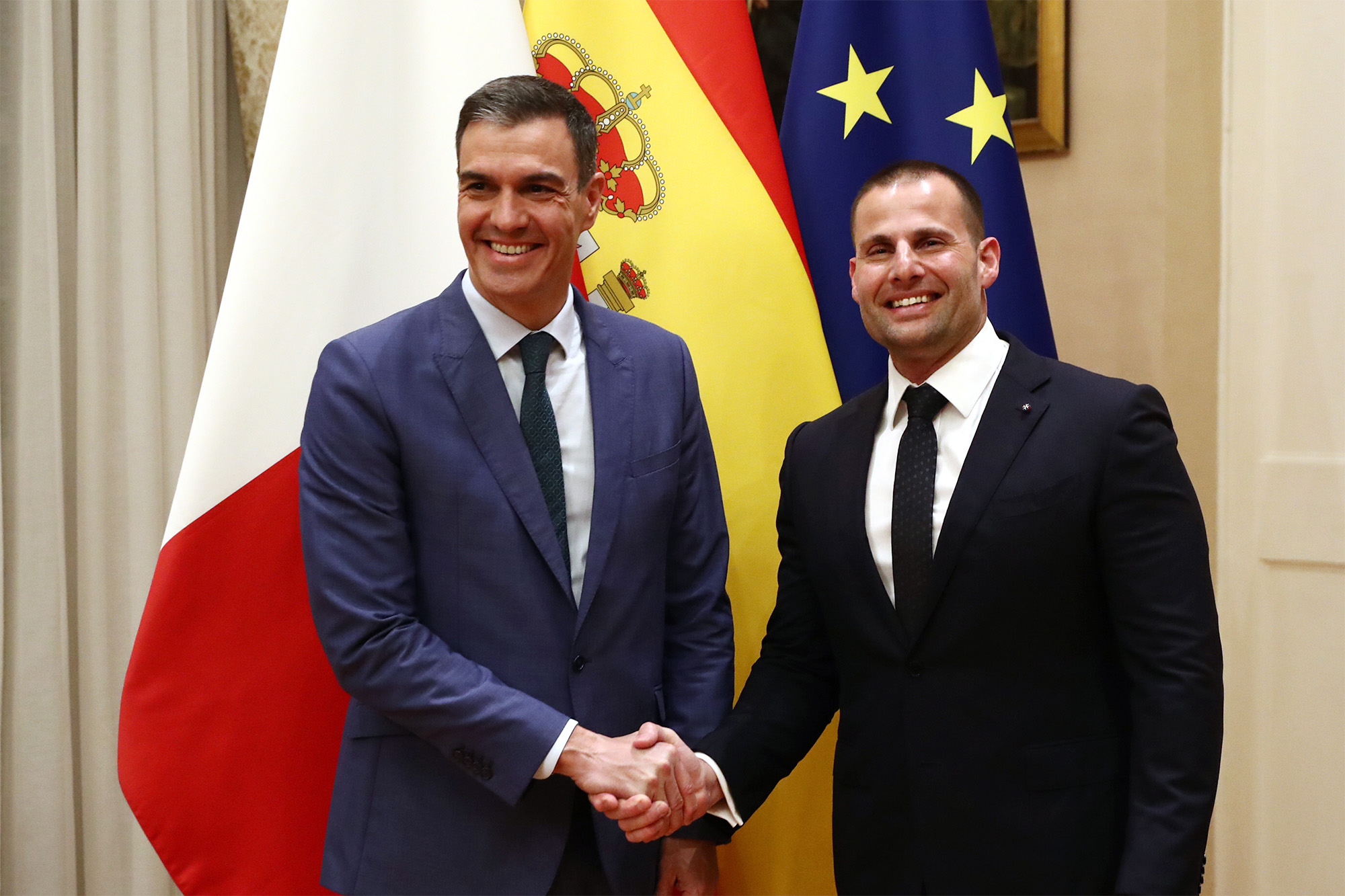 El presidente del Gobierno y el primer ministro maltés se reúnen en el marco de la gira preparatoria de la presidencia española del Consejo de la UE
