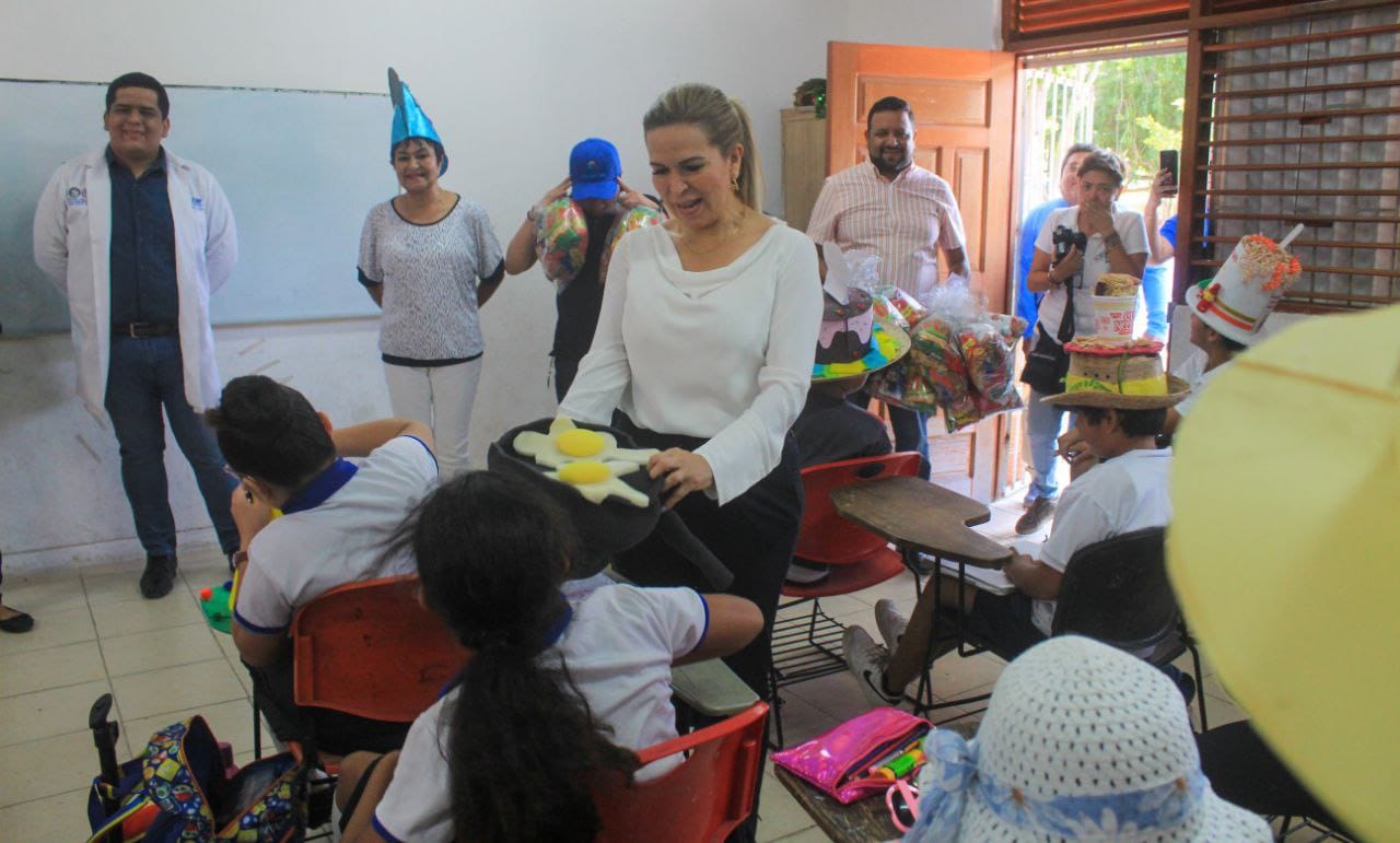 Festejará Lili Campos a los reyes del hogar – H. Ayuntamiento de Solidaridad
