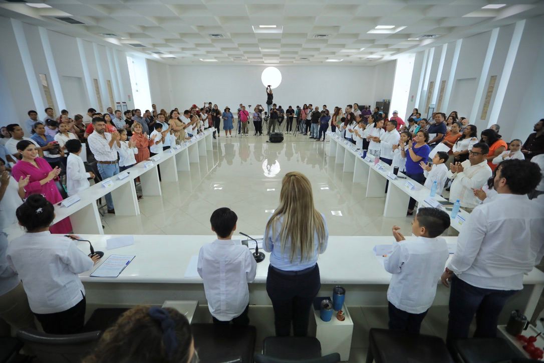Toma protesta y sesiona Cabildo Infantil de Solidaridad – H. Ayuntamiento de Solidaridad