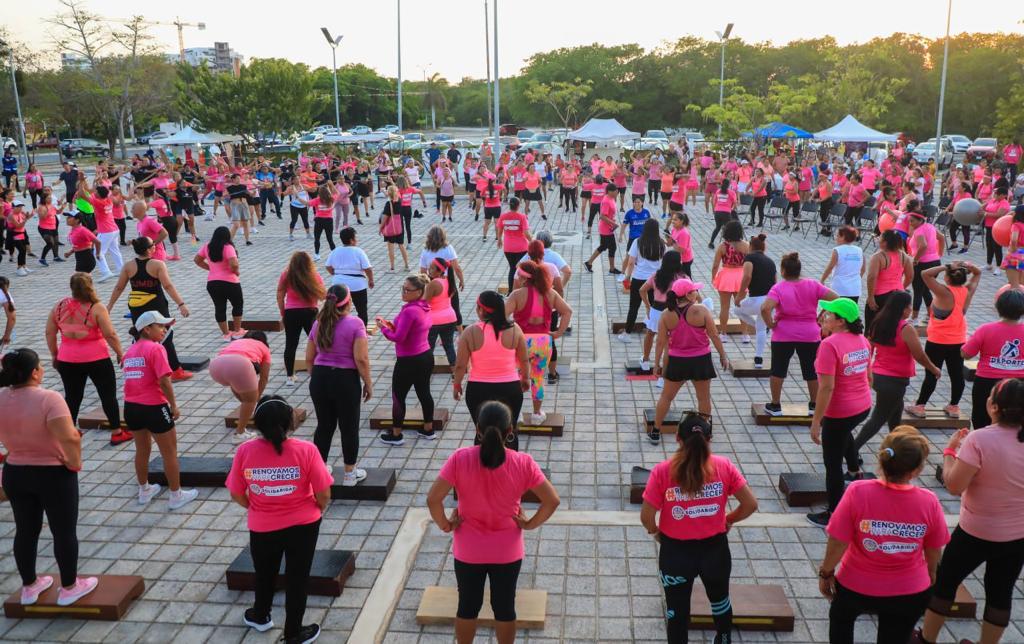 Espectacular mega clase de baile y entrenamiento funcional por Día de la Madre – H. Ayuntamiento de Solidaridad