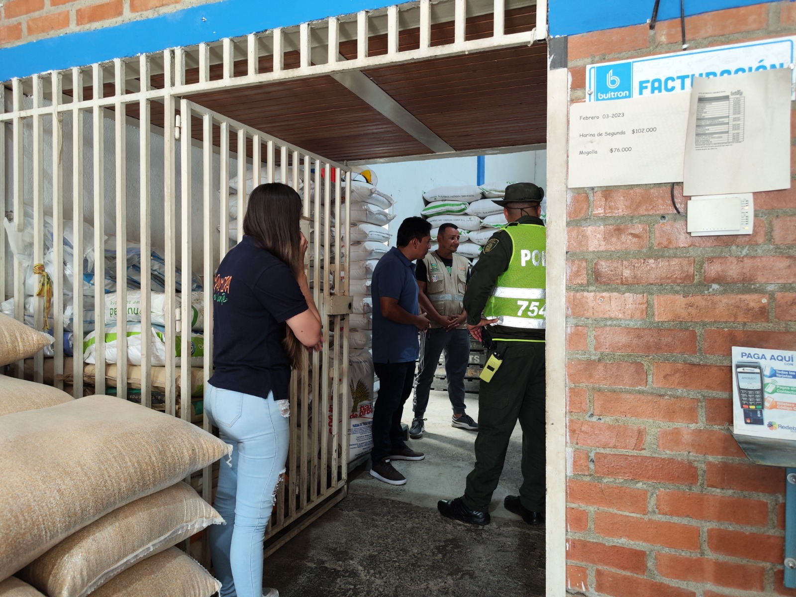 La Alcaldía de Palmira continúa realizando operativos de salubridad en el sector de la Galería Central -