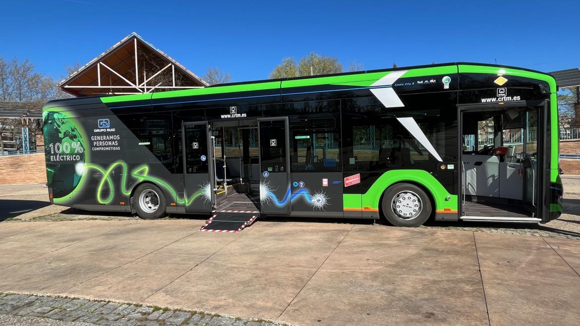 Díaz Ayuso anuncia el Bus de Uso Prioritario para conectar Alcorcón y Móstoles con Arroyomolinos