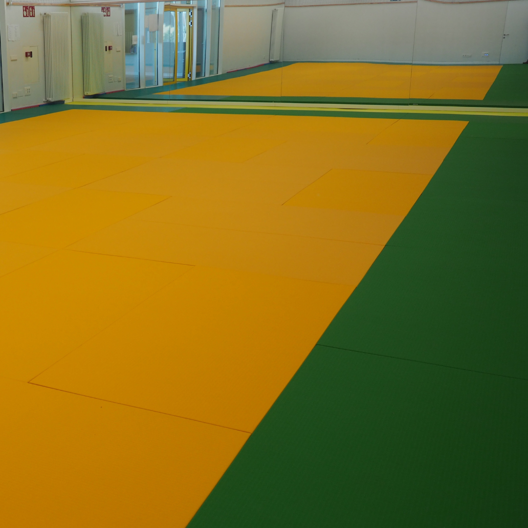 Nuevo tatami en la Sala polivalente del Campo Antonio Martín