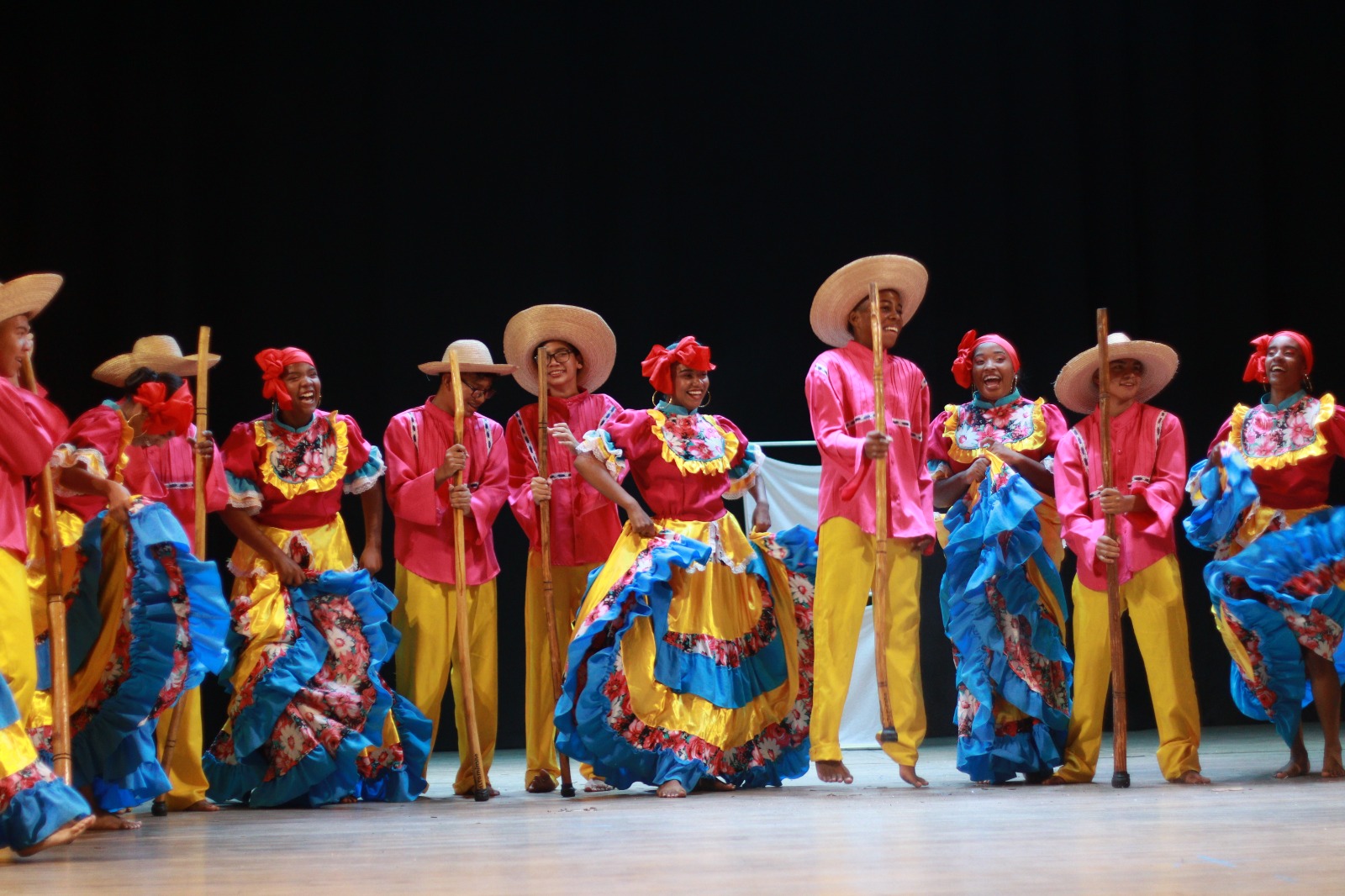 Viviremos el Segundo Concurso de Danza Afrocolombiana dirigido a estudiantes de instituciones educativas oficiales y privadas -