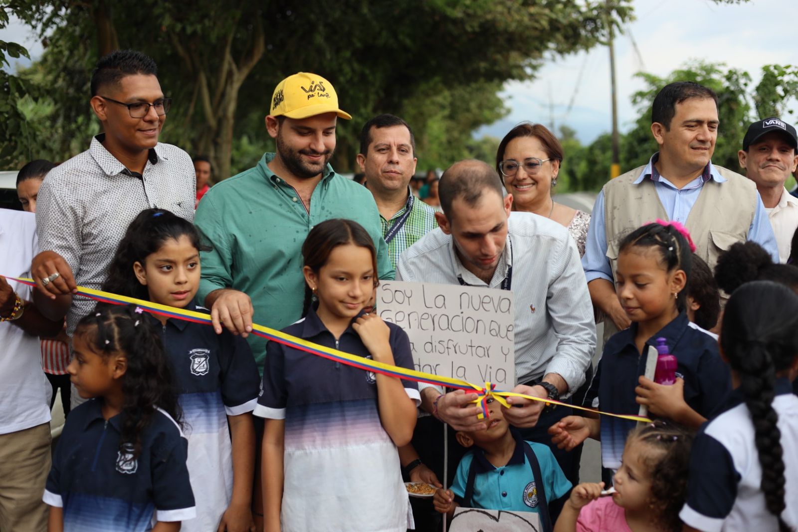¡Entregamos los 1.300 metros de pavimentación de la vía a Barrancas! -