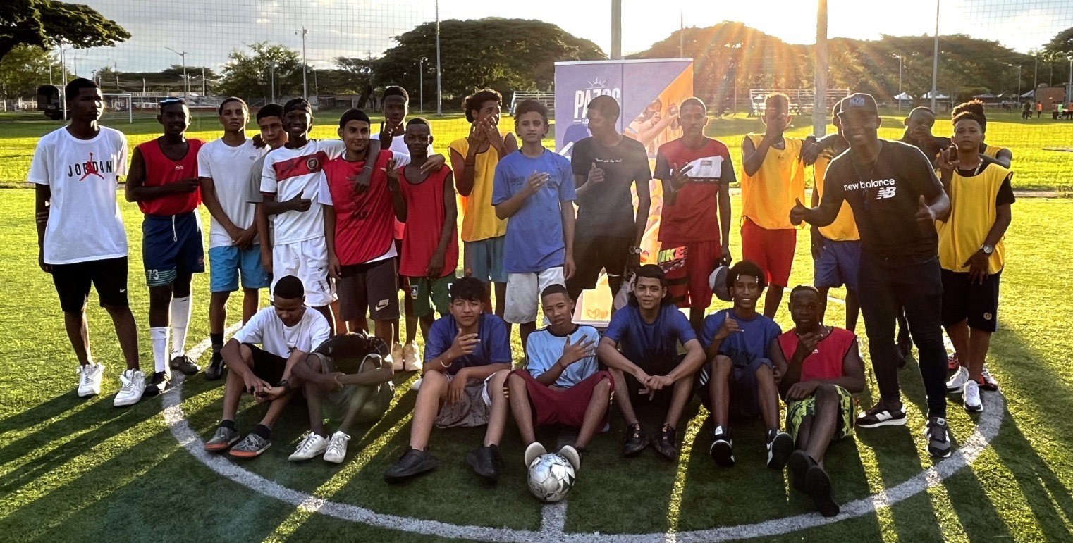 El equipo profesional de baloncesto Azucareros compartió con los jóvenes del club Wizard’s del barrio El Prado, un territorio PAZOS ¡Conoce los detalles!