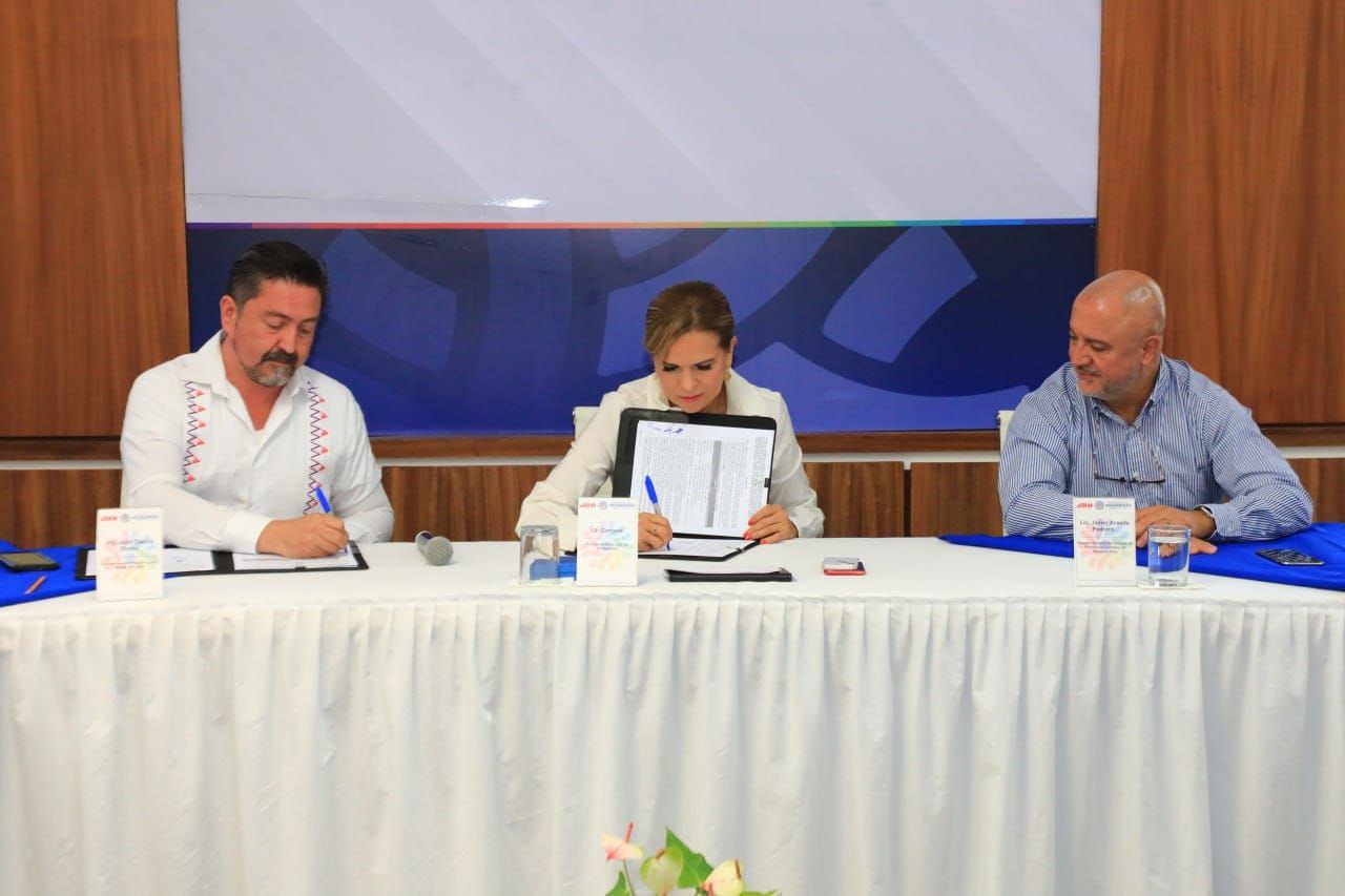 Lili Campos firma convenio con ADO para promover el turismo – H. Ayuntamiento de Solidaridad