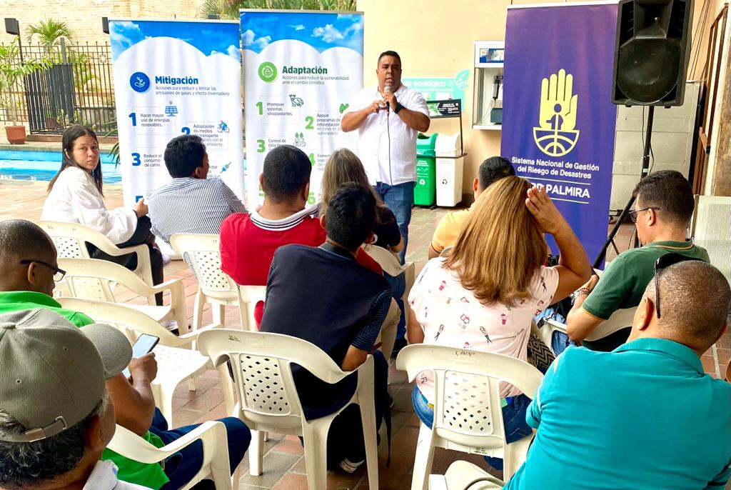 La Alcaldía de Palmira invitó a los periodistas a unirse a controlar el cambio climático a través de relojes de arena ¡conoce de qué se trata! -
