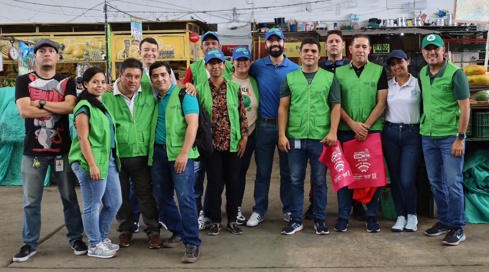¡Buenas noticias! Ciudadanos y comerciantes ya pueden acceder a internet gratuito en la Galería Central de Palmira -