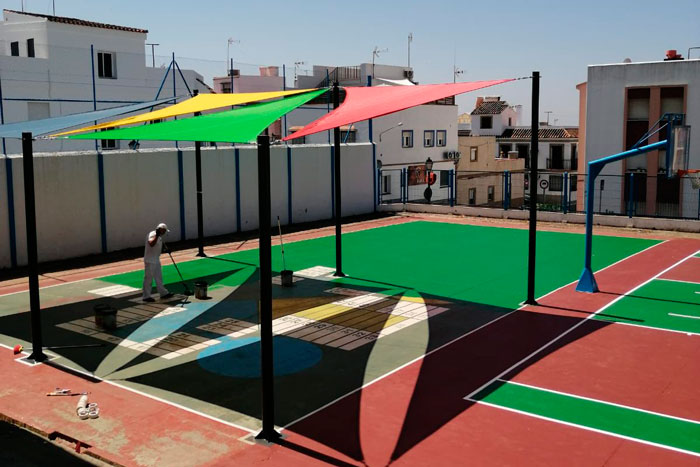 El Ayuntamiento de Arcos continúa adecentando los colegios del municipio