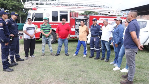  En el marco del cumpleaños de Palmira, periodistas y líderes de las JAC disfrutaron de ´Un día como Bombero -