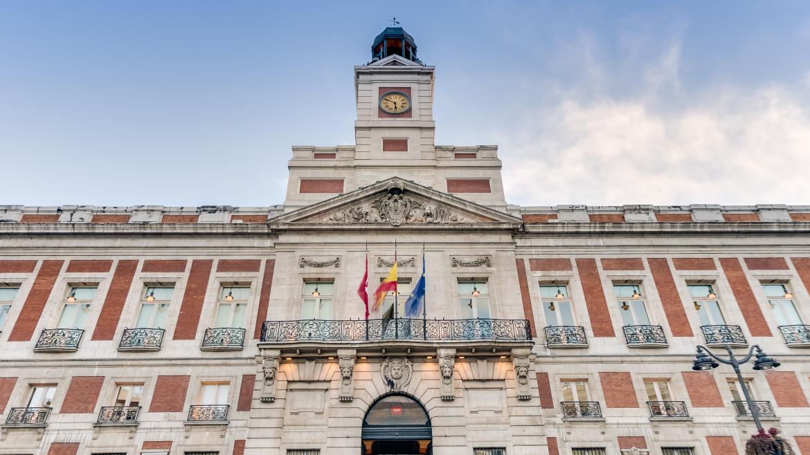 La Comunidad de Madrid reduce un 26% las viceconsejerías, elimina dos direcciones generales y extingue la empresa pública Madrid Activa