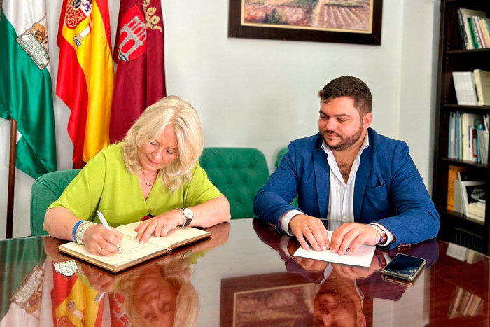La delegada del Gobierno y el alcalde de Arcos abordan proyectos estratégicos para la ciudad
