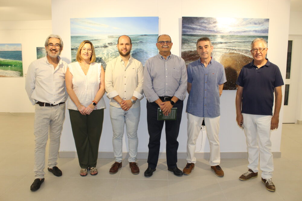 La exposición "Real es +" de Julián Mendoza es inaugurada en Quintanar de la Orden
