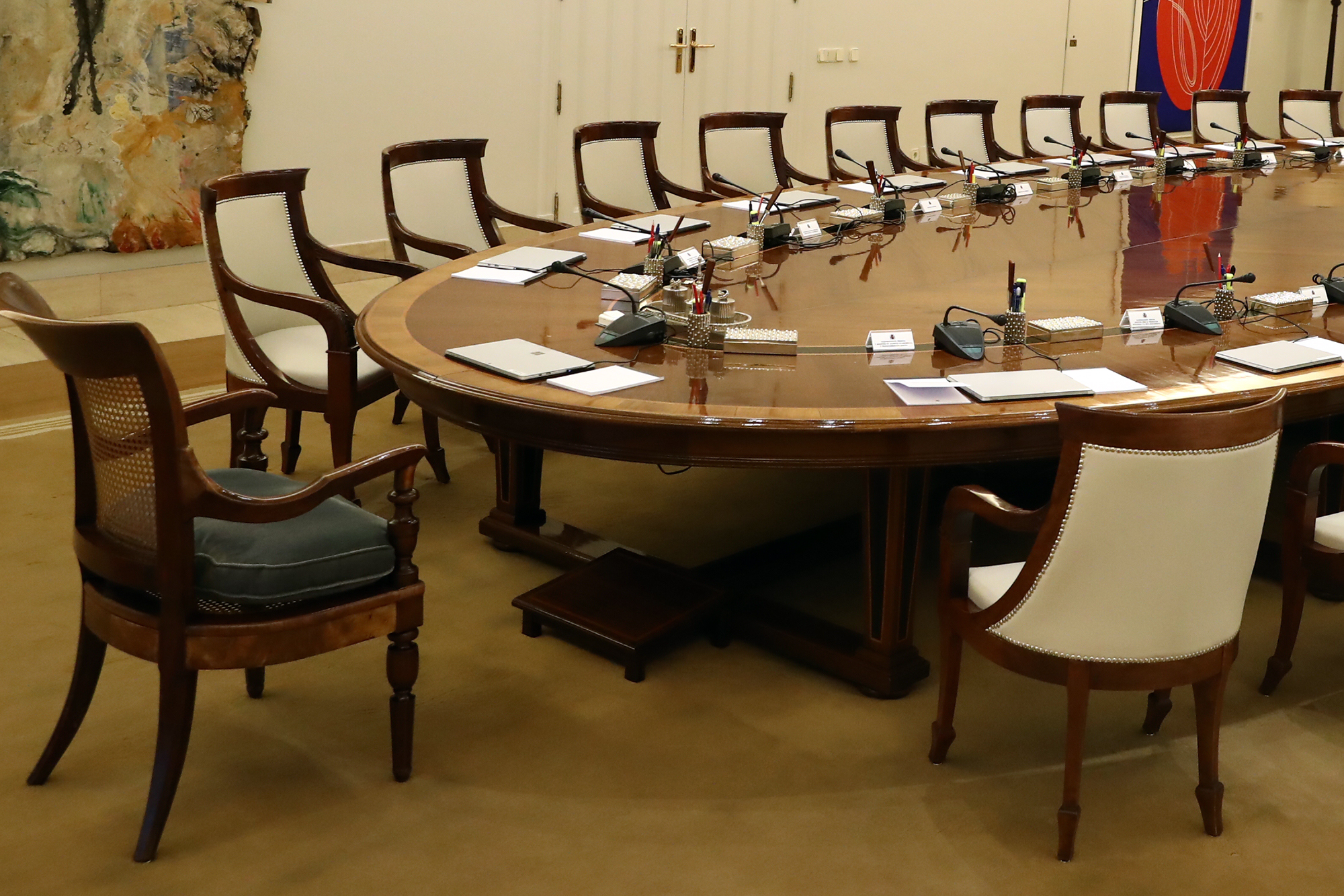 La vicepresidenta primera, Nadia Calviño, preside la reunión del Consejo de Ministros