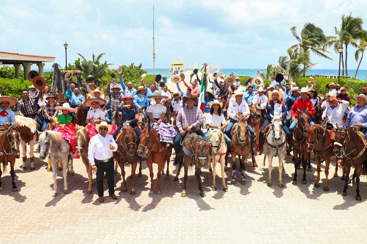 Realizan segunda cabalgata urbana en Playa del Carmen – H. Ayuntamiento de Solidaridad