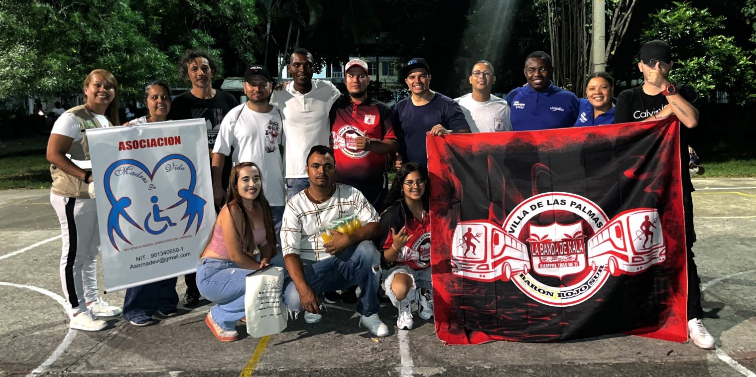Con 'Cine al Barrio' acompañamos una actividad organizada por la barra de fútbol Villa de las Palmas en un territorio Pazos -