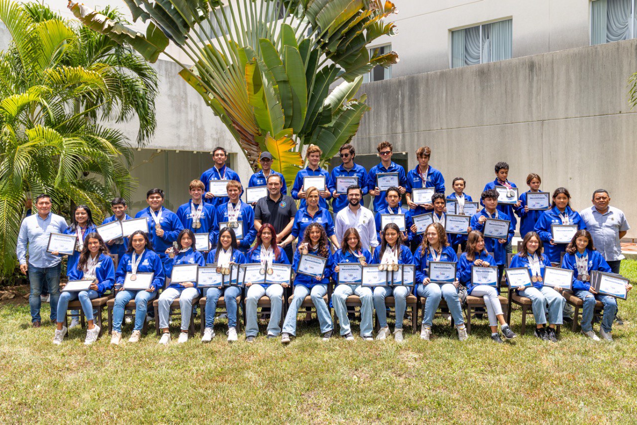 Lili Campos reconoce a los medallistas solidarenses de los Nacionales CONADE 2023 – H. Ayuntamiento de Solidaridad