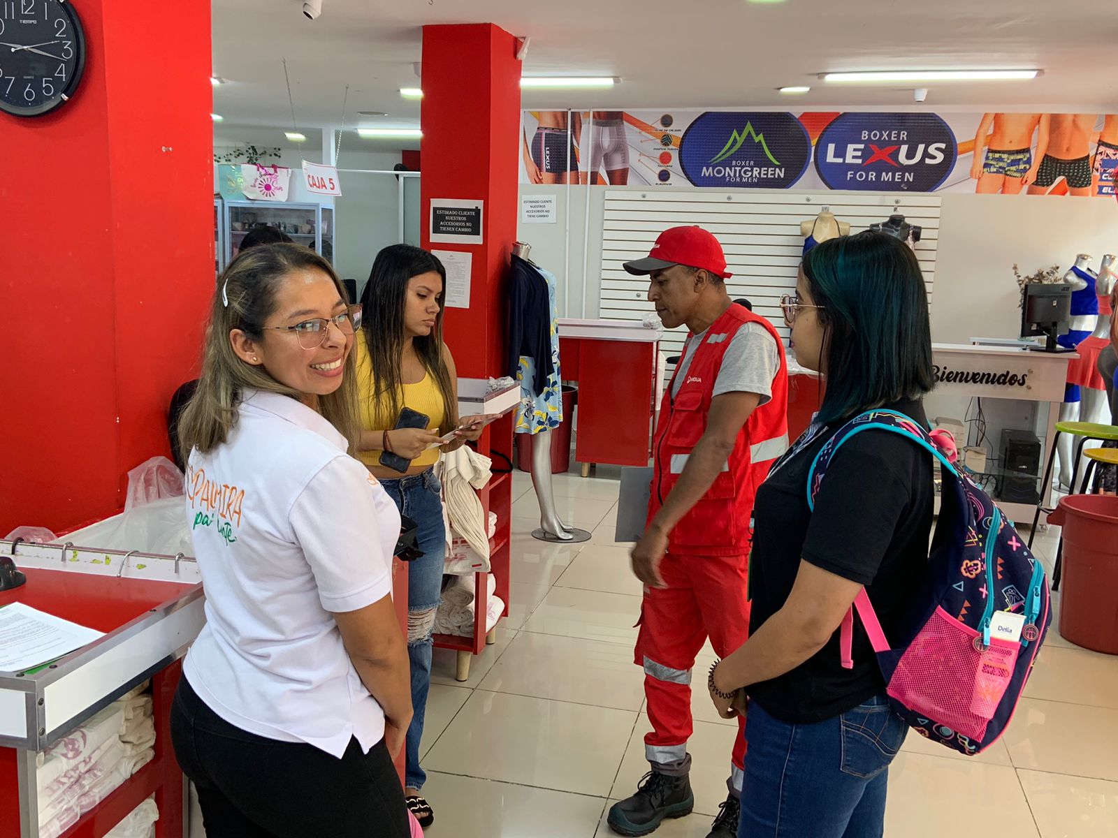 La Alcaldía de Palmira continúa llevando puerta a puerta un mensaje sobre el cuidado del medio ambiente -