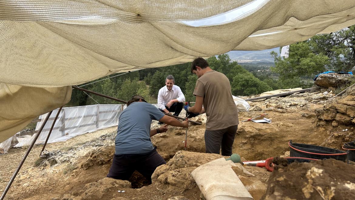 La Comunidad de Madrid halla el fósil hominino más antiguo de la región en las excavaciones del Valle de los Neandertales