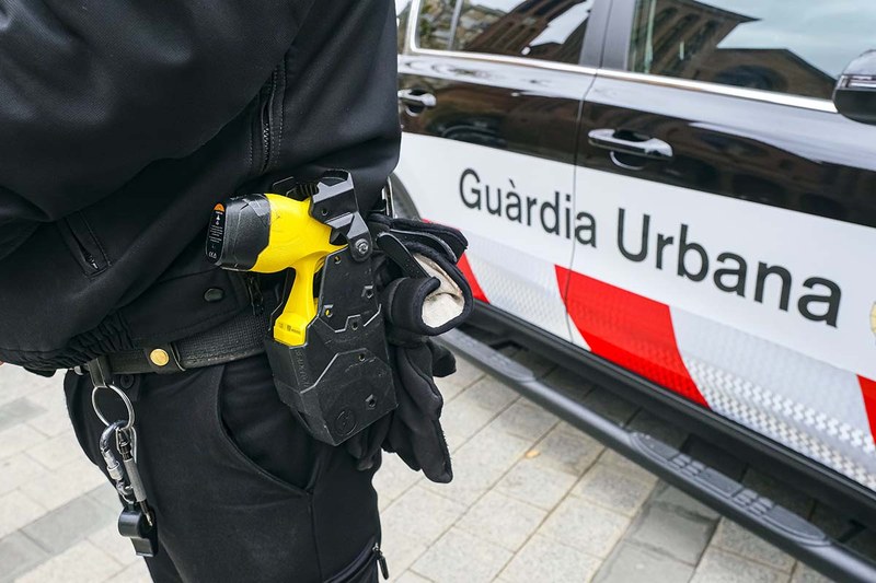 La Guardia Urbana de Cornellà detiene un individuo buscado por agresión y robo