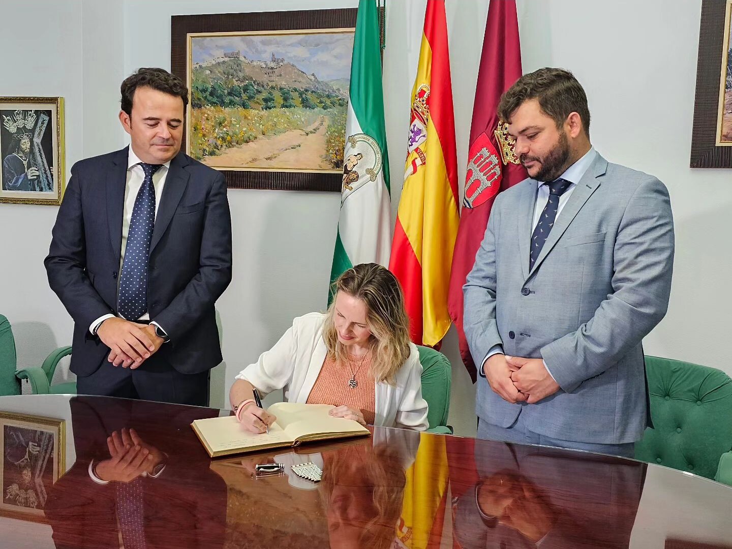 La diputada provincial de Cultura visita Arcos de la Frontera