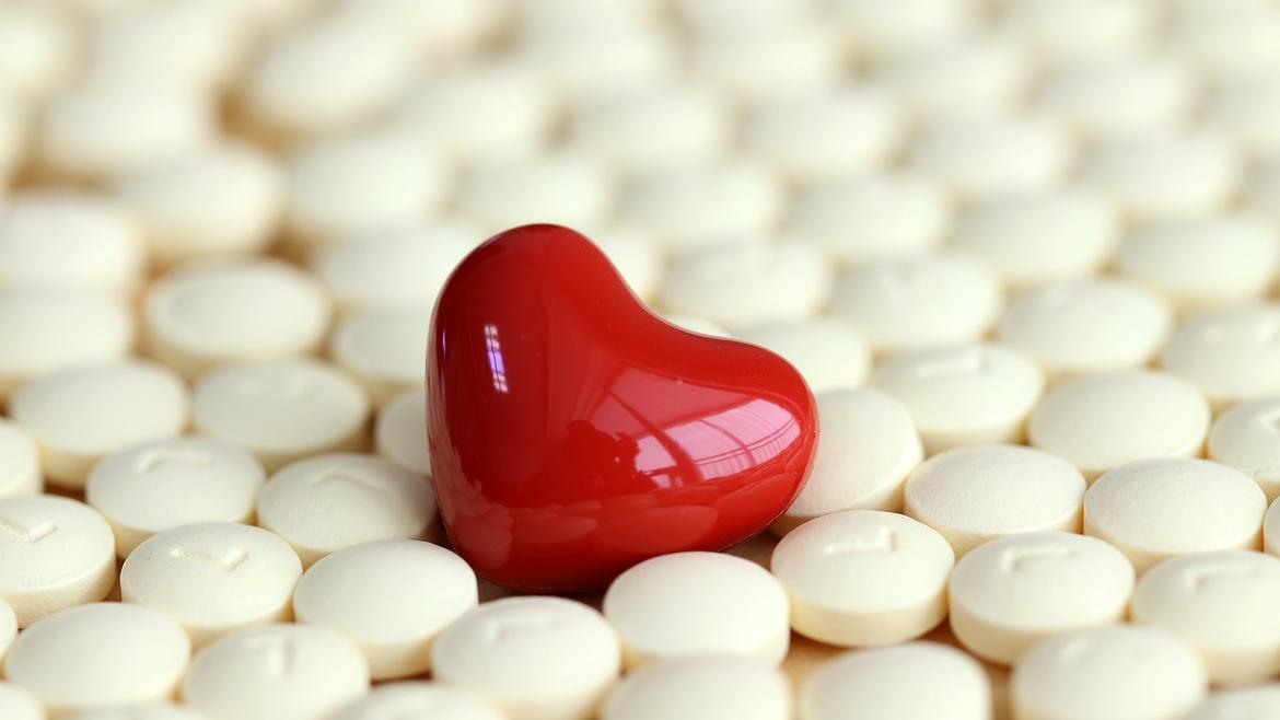 Los farmacéuticos de Atención Primaria revisan tratamientos de pacientes que viven en residencias de mayores o con discapacidad